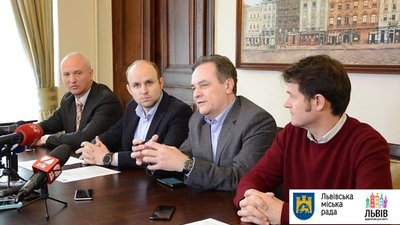 У Садового знову відтягують термін запровадження е-квитка