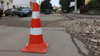 У Дрогобичі через ремонтні роботи відбудуться зміни у курсуванні громадського транспорту