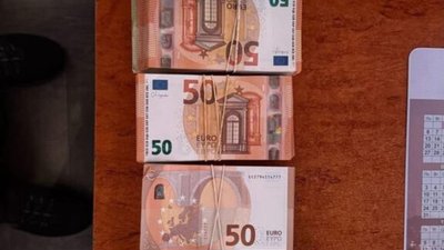 35 тисяч євро в BMW: у Раві-Руській виявили незадекларовану готівку