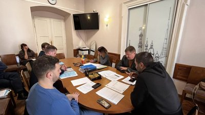 Дружина Садового має акцій на 3 млрд грн, а у бюджеті Львова не можуть знайти 26 мільйонів