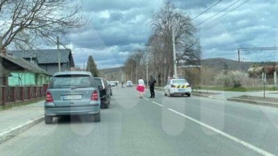 На Львівщині автомобіль збив двох дітей: одна з дівчаток не вижила (ФОТО)