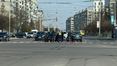 У Львові на перехресті не розминулись автомобілі