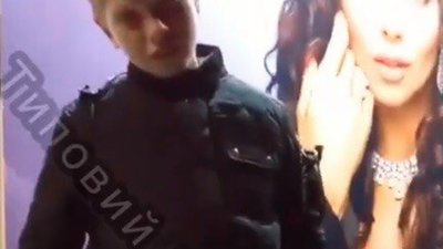 У Новояворівську неповнолітній хлопець ночує на вулиці (ВІДЕО)