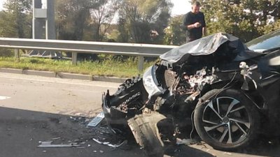 У Розвадові легковик в’їхав в автобус (ФОТО)