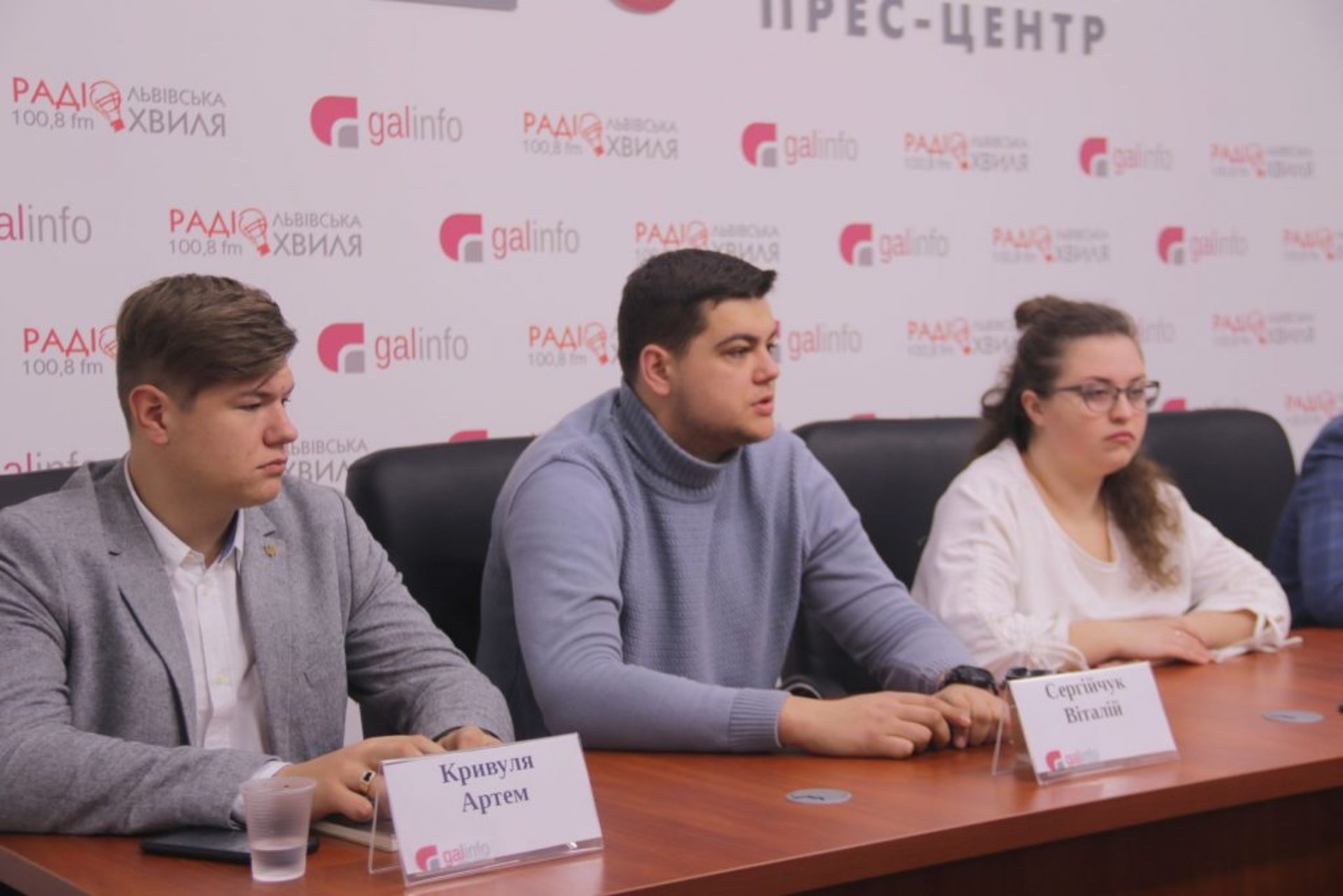 Молодіжні громадські організації закликали підтримати Порошенка на виборах Президента. Фото Назарій ЮСЬКІВ, 4studio