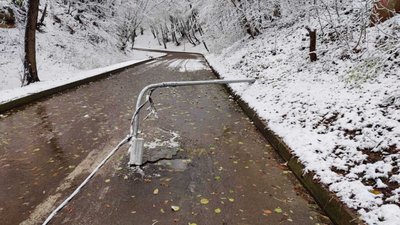 На Львівщині дорога перетворилась на скло