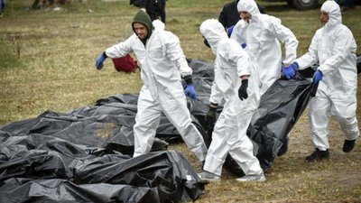 Понад сто тіл загиблих лежали з лютого: в Маріуполі виявили чергове масове поховання