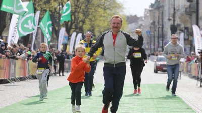 Садовий сплачує десятки мільйонів гривень фірмі, яка може належати росіянам