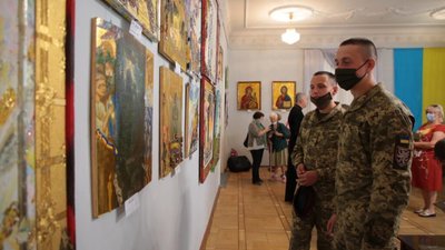 У Будинку офіцерів презентували виставку загиблого воїна АТО Юрія Колесника
