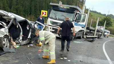 У горах Львівщини фура розтрощила легковик з іноземцями: є загиблі