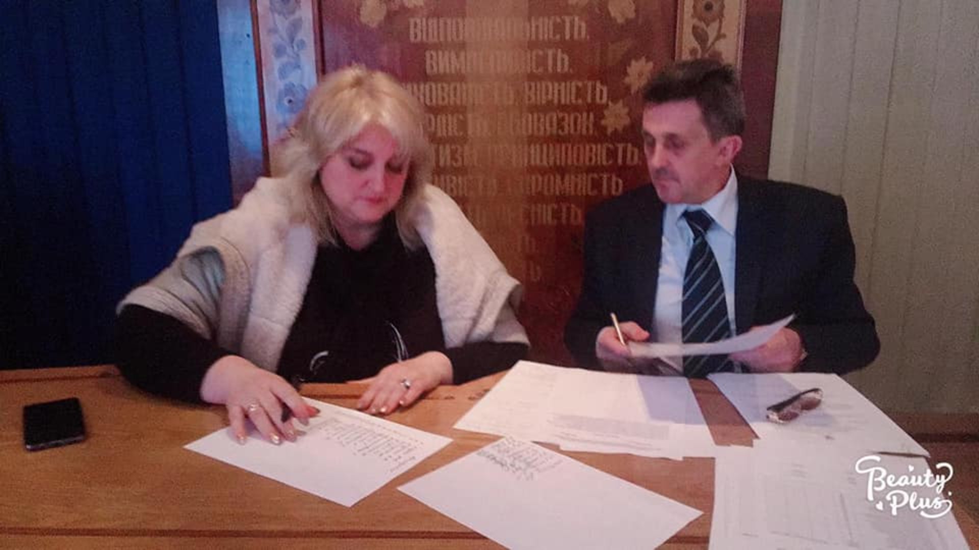 У Шклі місцеві депутати виступили проти недопущення заселення у санаторій громадян, які перебували у Китаї. Фото Надія Козак
