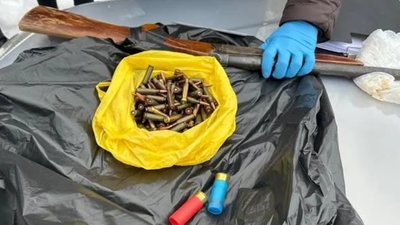 На Львівщині 46-річний мешканець Хирова торгував зброєю