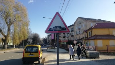 У Дрогобичі винайшли новий дорожній знак (ФОТОФАКТ)