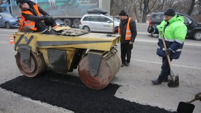 У Львові на Зеленій обіцяють залатати ями