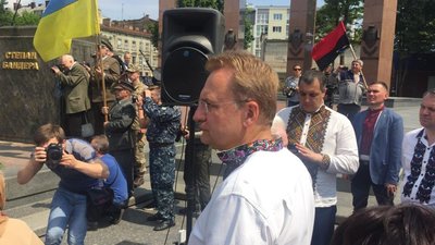 Садовому у Львові кричали "Ганьба"