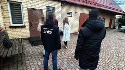 Мешканці Львівщини та Волині перевозили через кордон чоловіків під виглядом водіїв (ФОТО)