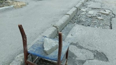 У Львові на вулиці Мазепи виявили відкритий люк (ФОТО)
