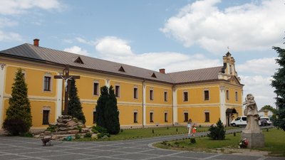 На Львівщині суд виправдав скупчення вірян під час масової літургії на карантині