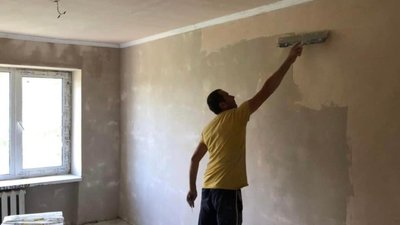 В Новояворівській громаді триває ремонт гуртожитку для вимушених переселенців