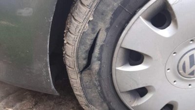 У Львові порізали шини на припаркованих автомобілях (ФОТО)