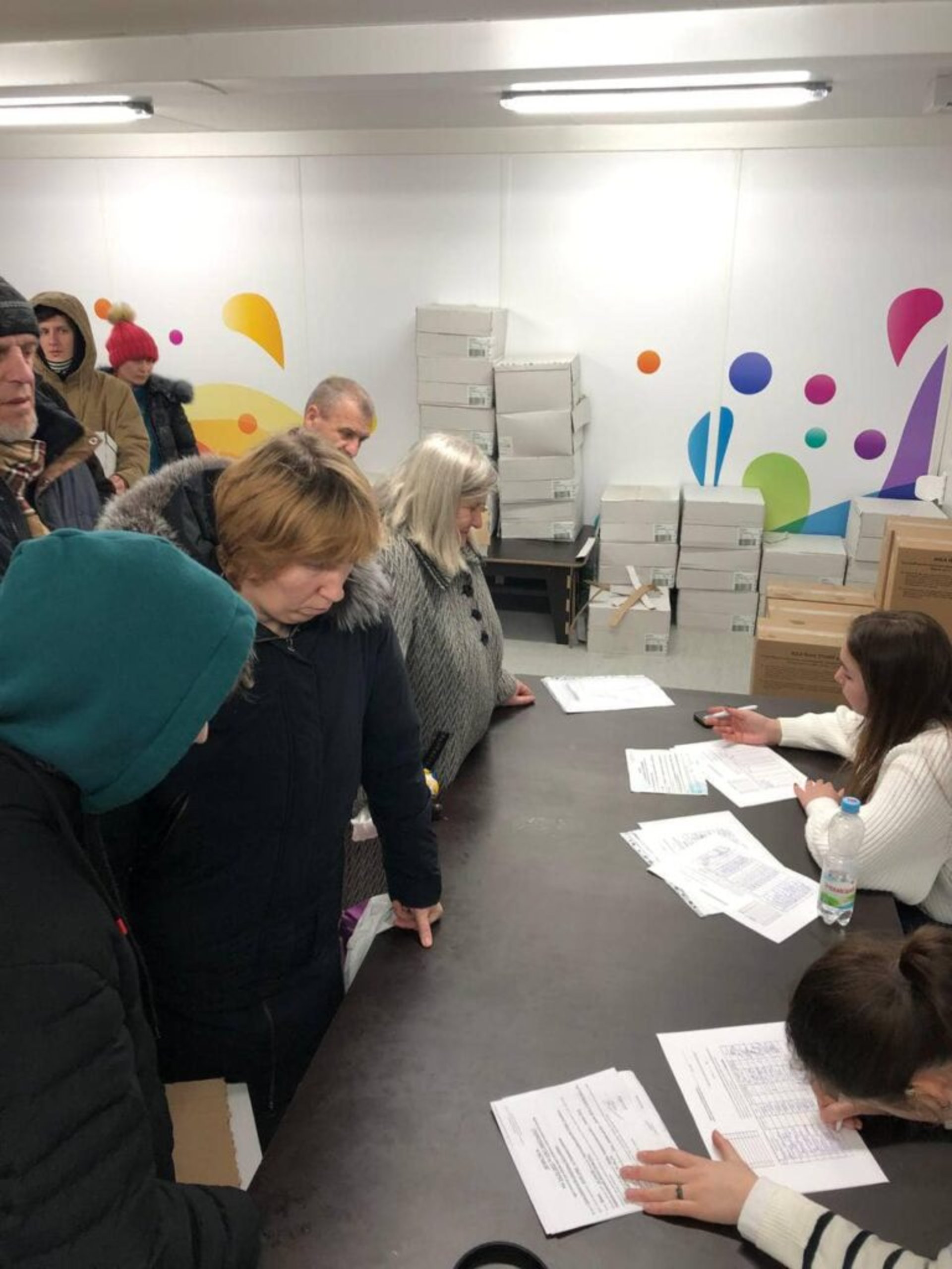 Мешканці модульних містечок Львова отримали продуктові набори