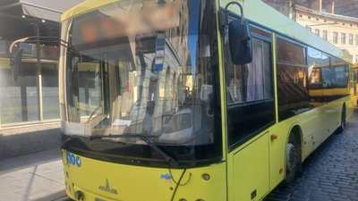 У Львові у маршрутці травмувались двоє людей