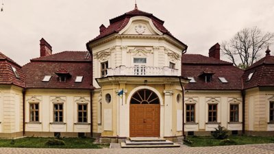 На Львівщині розповіли про сексуальне насильство ексдиректора