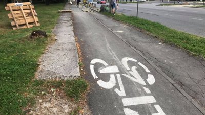 У Львові замість тротуарів будують лише велодоріжки