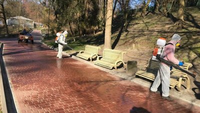 У Львові провели дезінфекцію Стрийського парку (ФОТО)