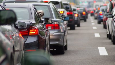 На трасі "Львів-Краковець" утворились довгі затори