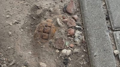 У Львові поблизу зупинки натрапили на небезпечний “спогад” минулої війни