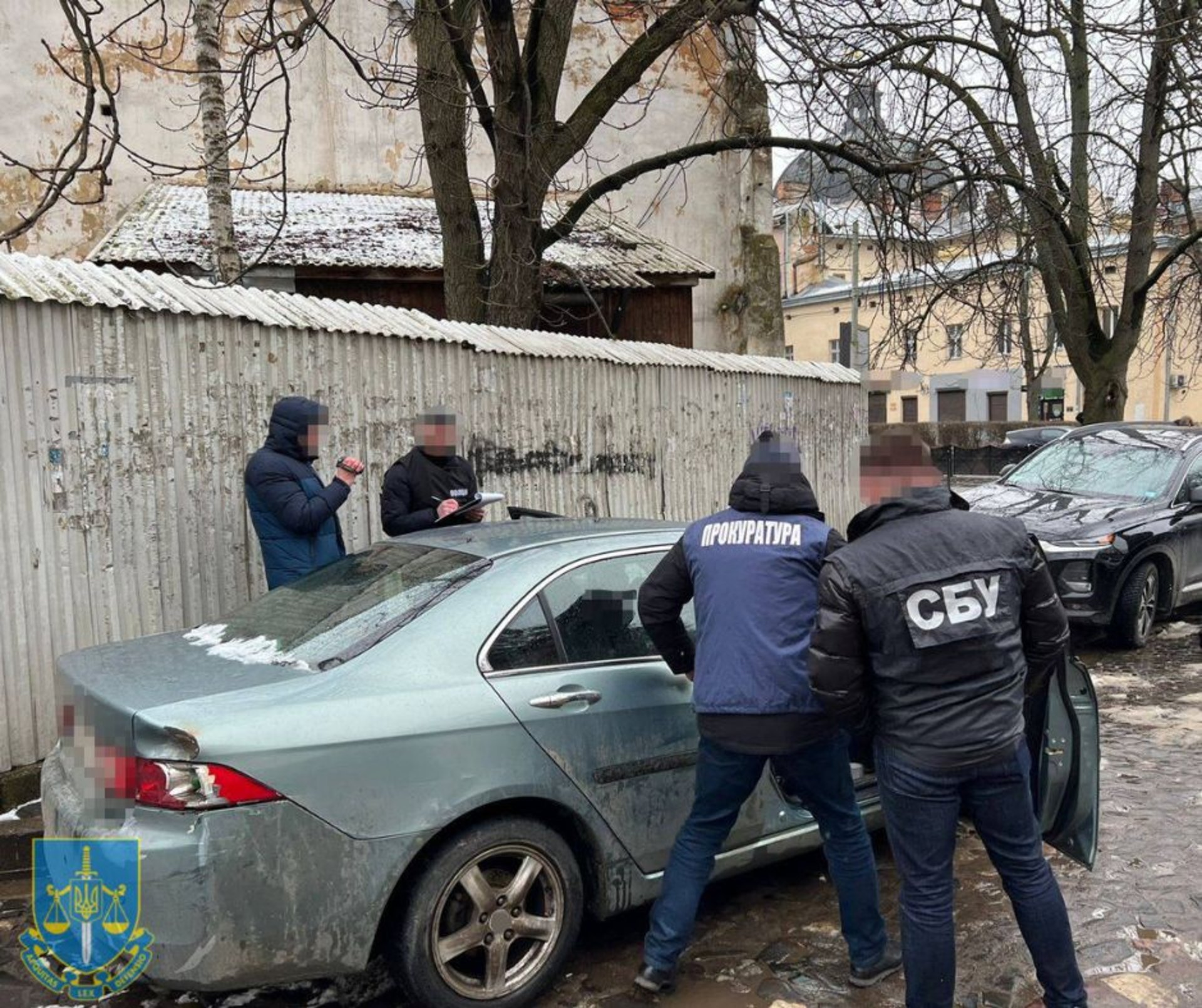 На Львівщині за 5 тисяч доларів вносили чоловіків у систему "Шлях"