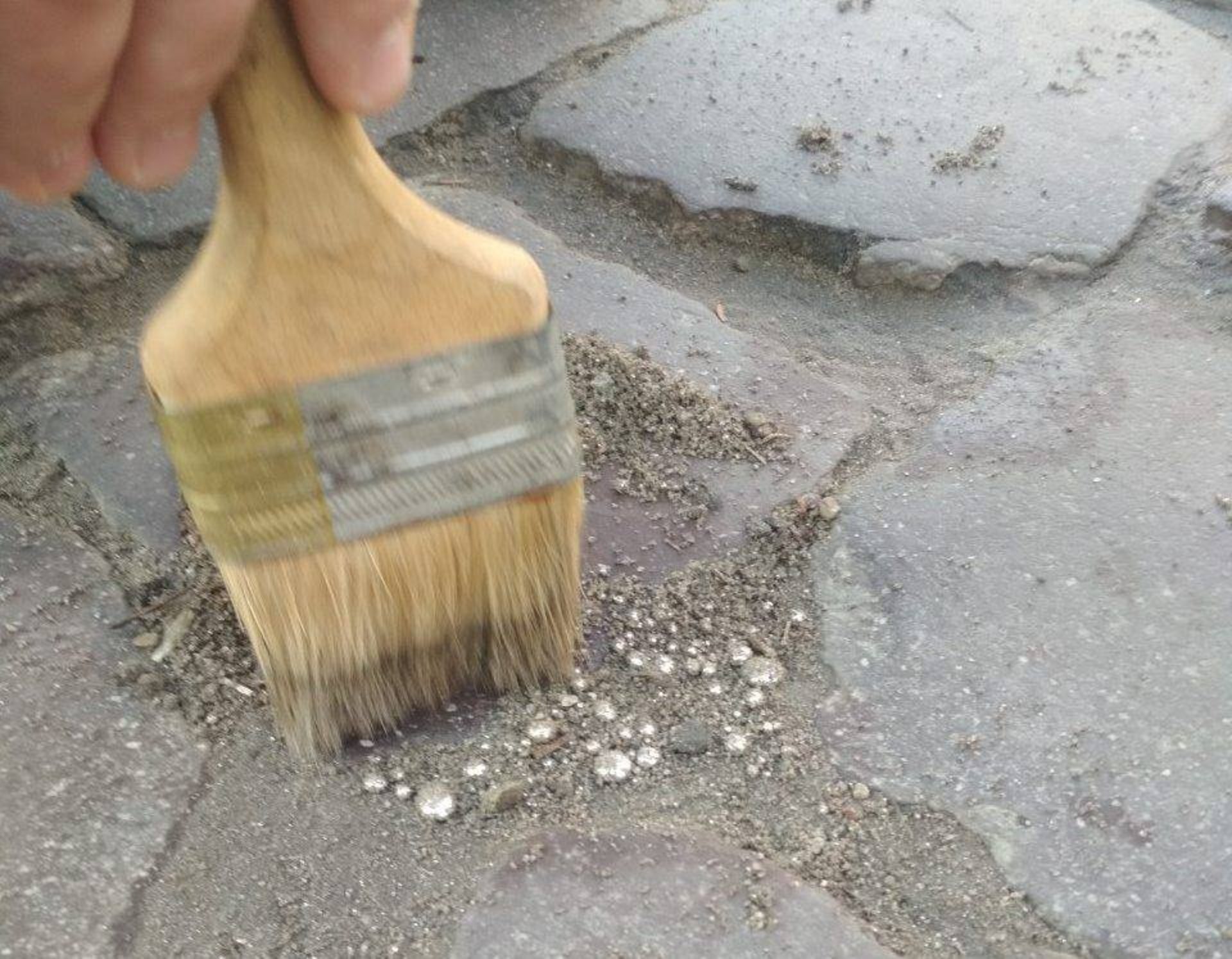 У Львові поблизу смітників знайшли кілограм ртуті