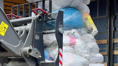 На Львівщині БЕБ передає понад 150 тонн конфіскованих товарів мешканцям Миколаївської та Херсонської областей
