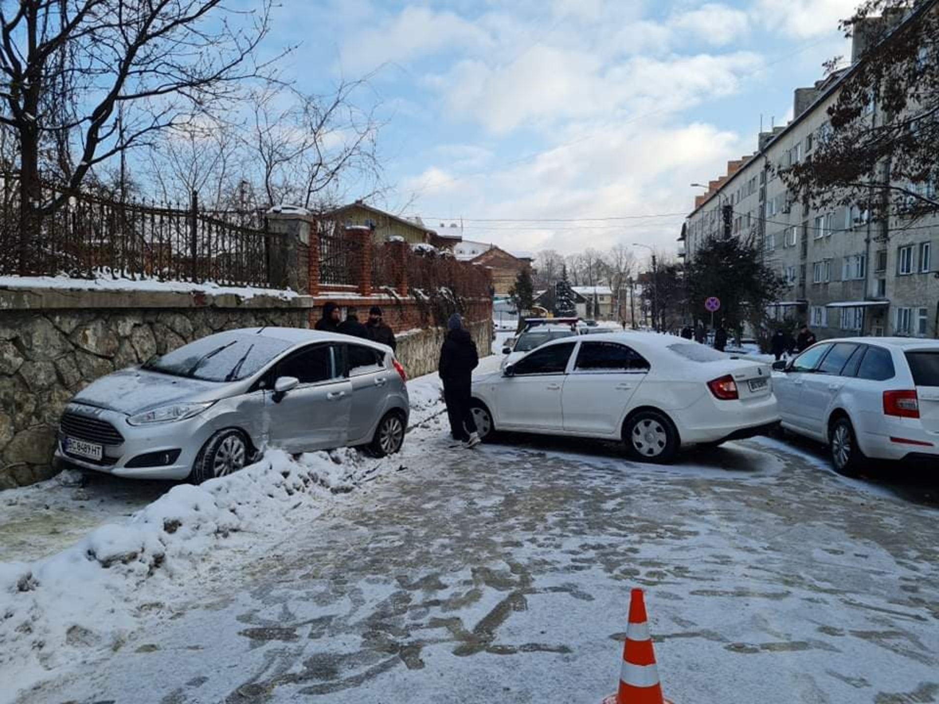 У Дрогобичі вулиці не прибирають снігу