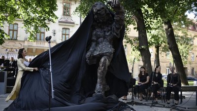 Львівські депутати не підтримали петицію проти демонтажу пам'ятника сину Моцарта