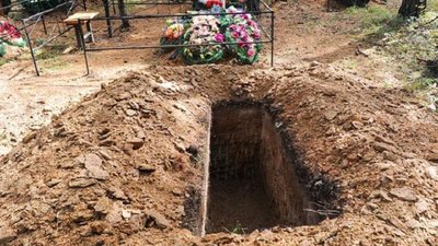 На Львівщині в ямі для покійника виявили вибухонебезпечний предмет (ФОТО)