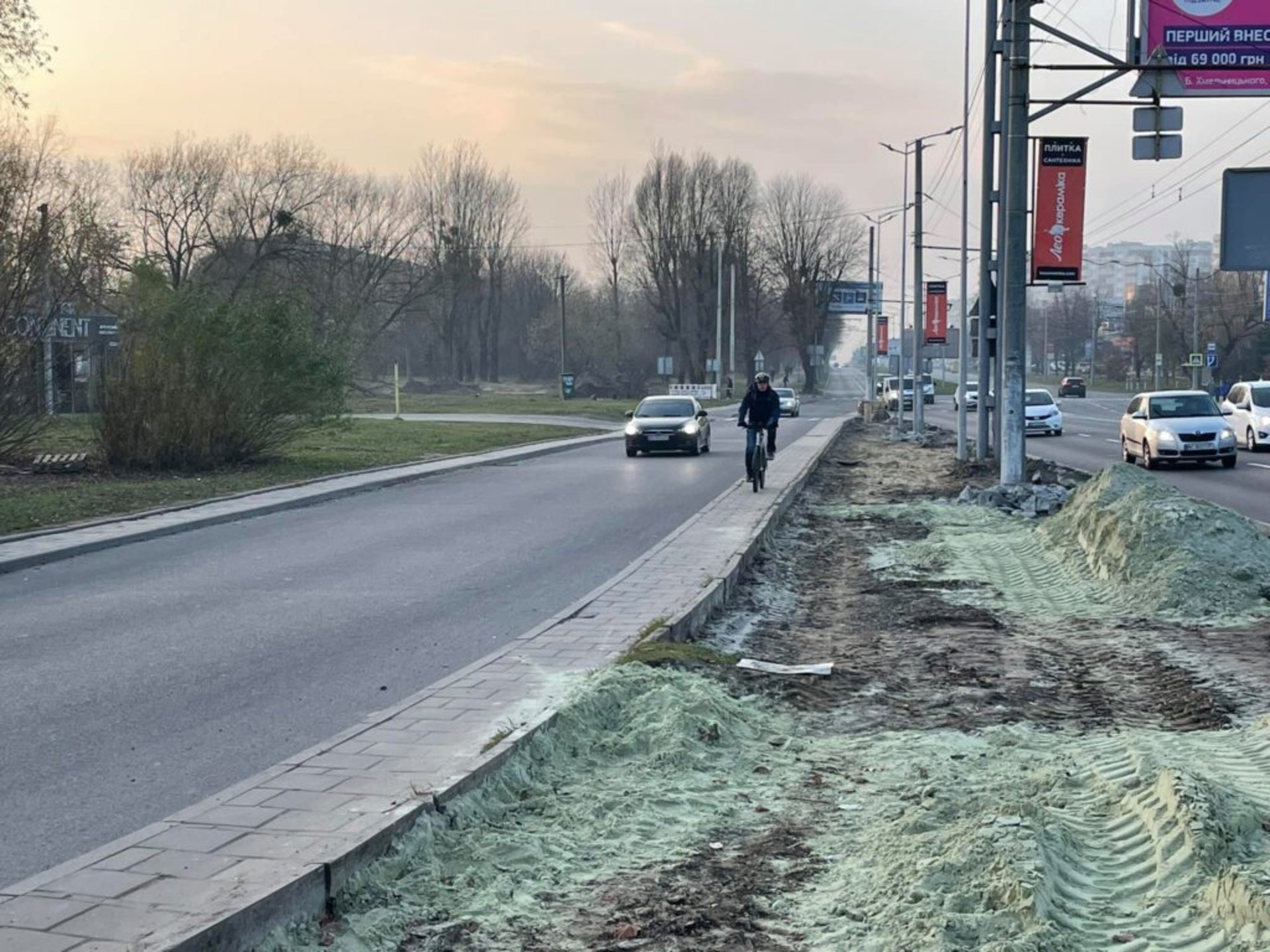 У Львові на перехресті Стрийська - Наукова будують хідник, фото Зручне місто