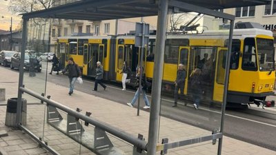 У Львові розвалюються зупинки громадського транспорту
