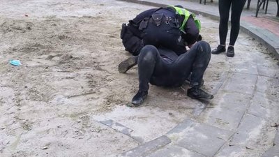 У Львові п’яний чоловік напав на поліцейського (ФОТО)