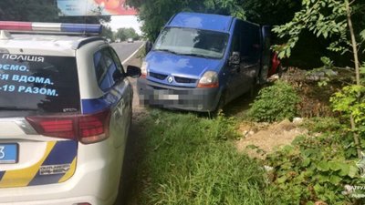 На Львівщині між селами хотіли викинути будівельне сміття (ФОТО)