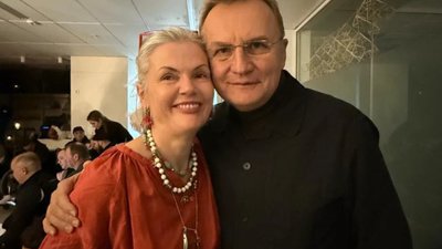 Декларація Садового: дружина з мільйонами та Mercedes
