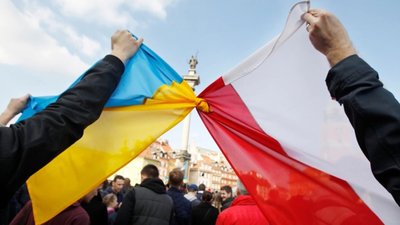 У польських містах можуть відкрити українські молодіжні центри