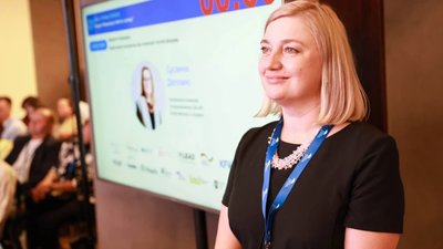 У Львові улюблена чиновниця Садового розповідає, як красти гроші під час війни