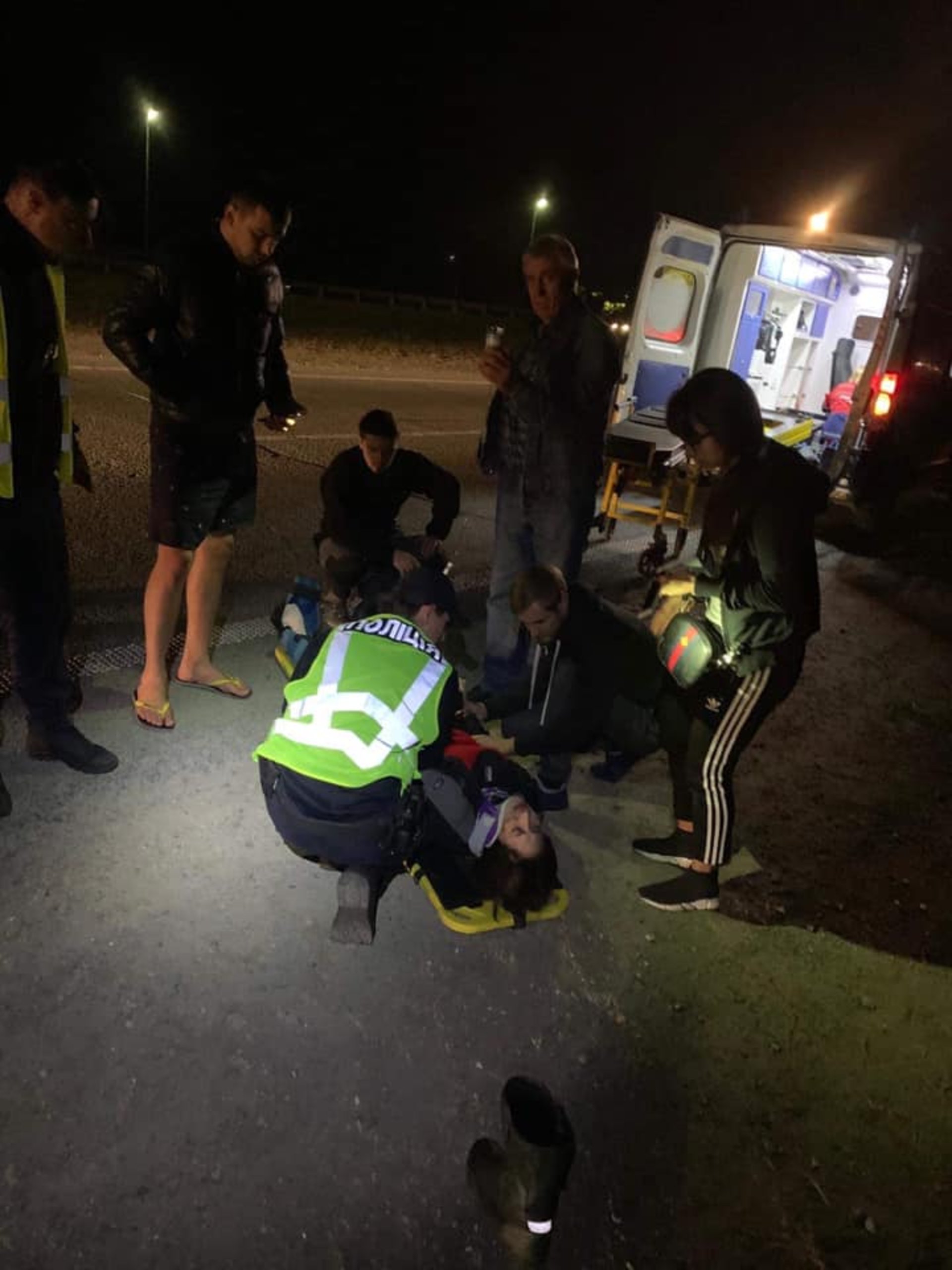 На Львівщині жінка, яка їхала вночі на мотоциклі, потрапила у аварію і втратила дитину. Фото Варта-1