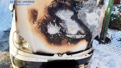 На Львівщині горів автомобіль (ФОТО)