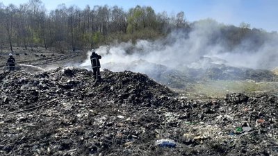 За Великими Мостами горіло сміттєзвалище (ФОТО)