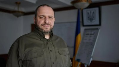 Зеленський планує звільнити Рустема Умєрова