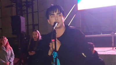 MELOVIN заспівав на вокзалі у Львові (ВІДЕО)