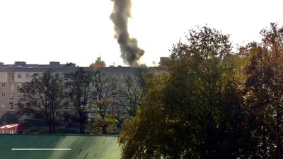 У Новояворівську горить квартира (ВІДЕО)